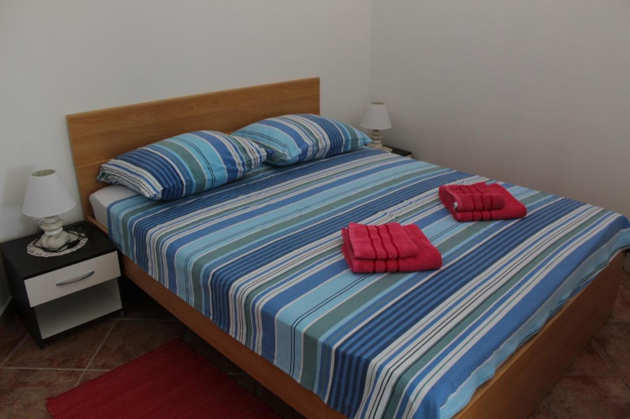 Apartment Mis Floura Fiume Esterno foto