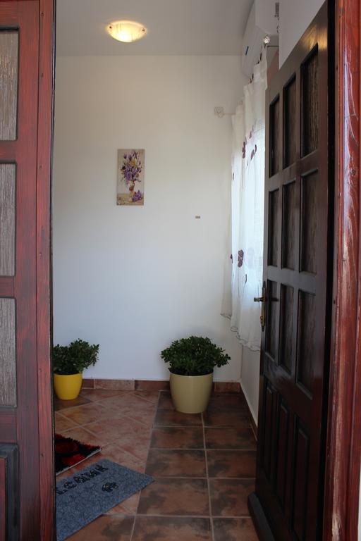 Apartment Mis Floura Fiume Esterno foto