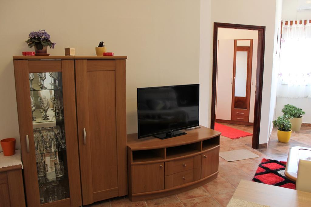 Apartment Mis Floura Fiume Esterno foto
