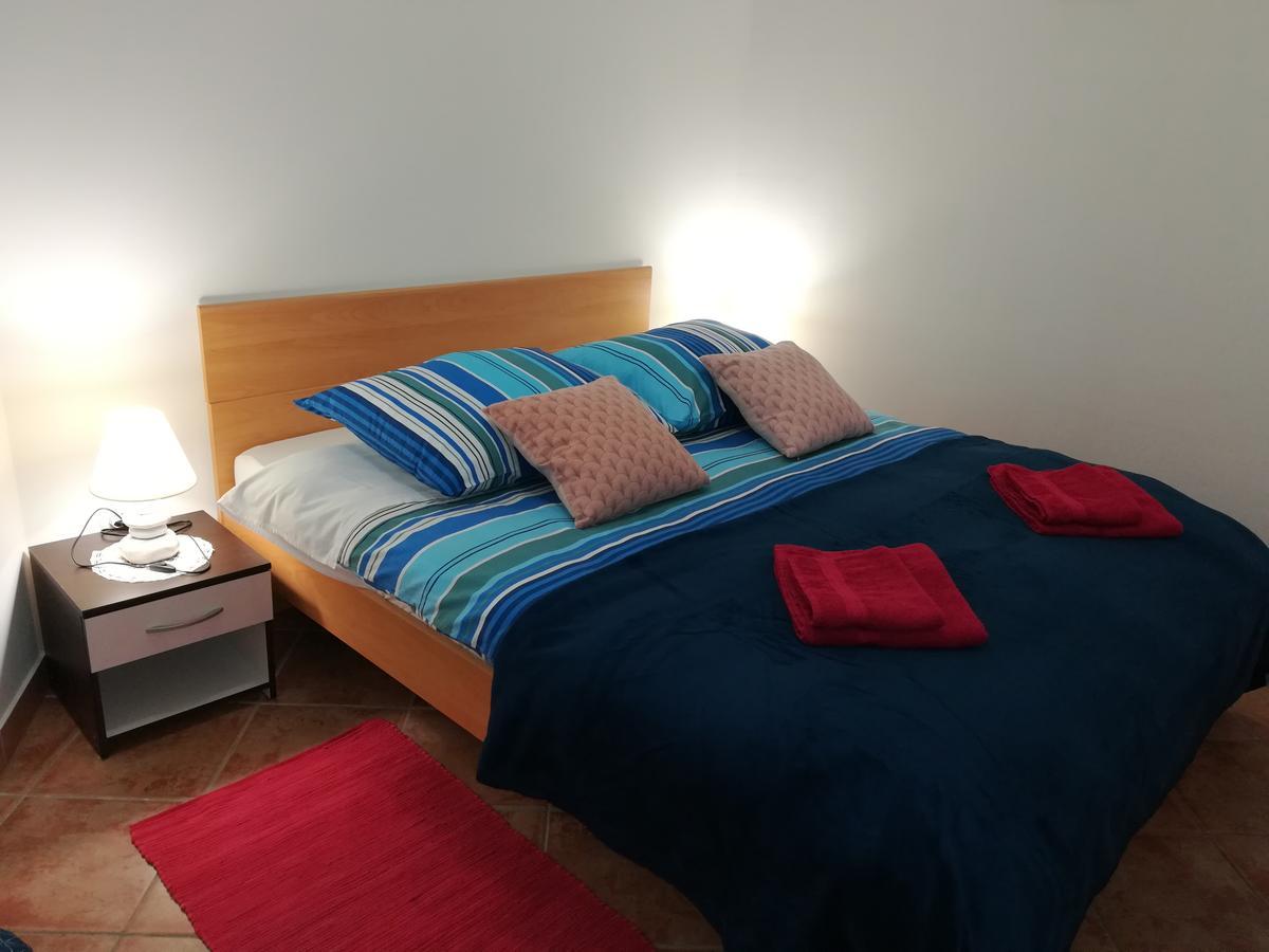 Apartment Mis Floura Fiume Esterno foto