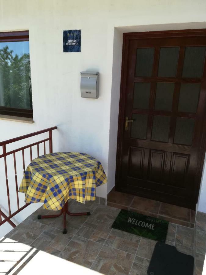 Apartment Mis Floura Fiume Esterno foto
