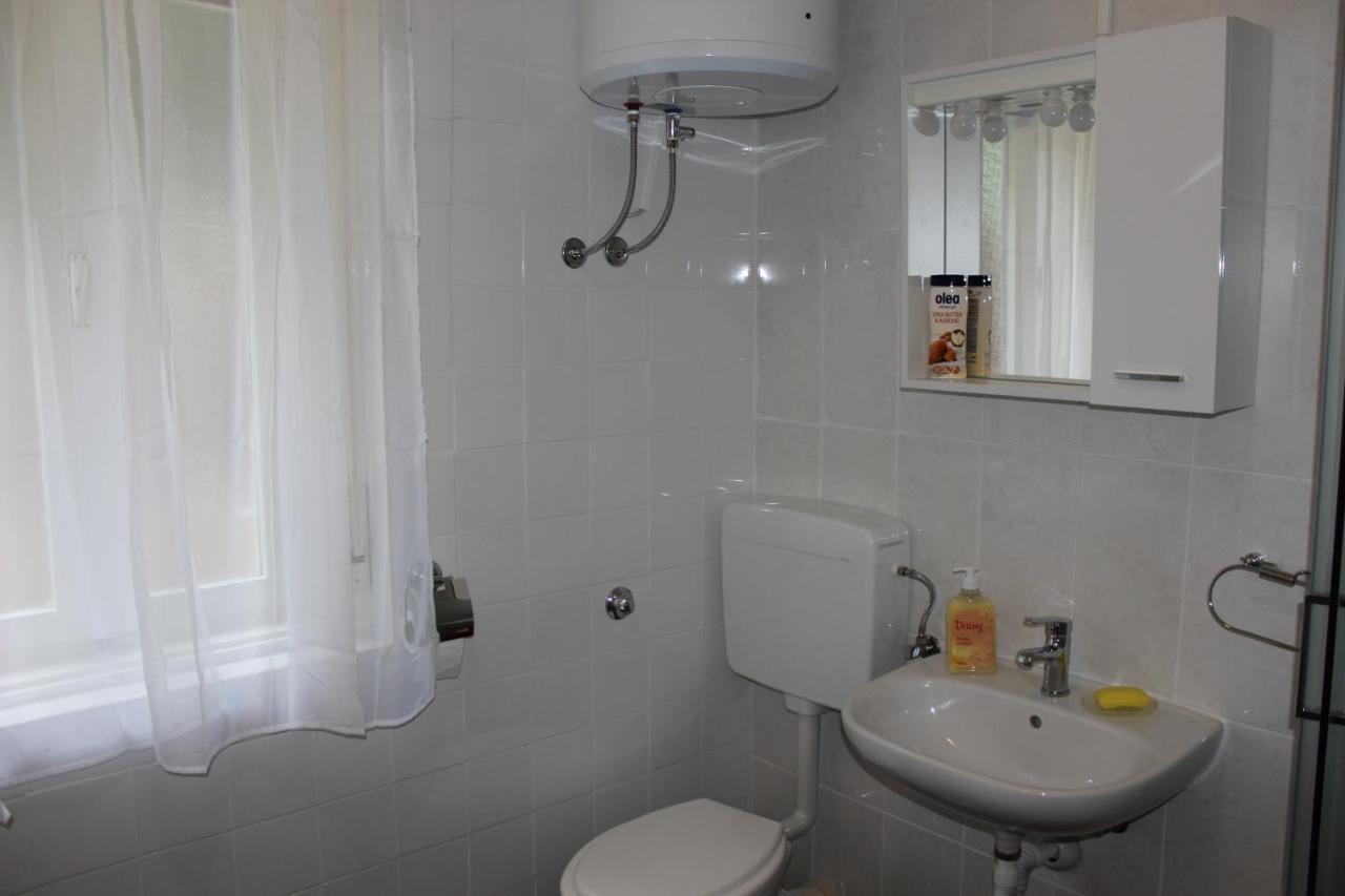 Apartment Mis Floura Fiume Esterno foto