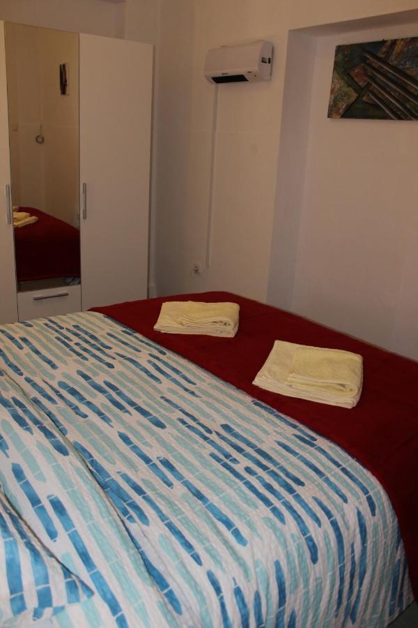 Apartment Mis Floura Fiume Esterno foto